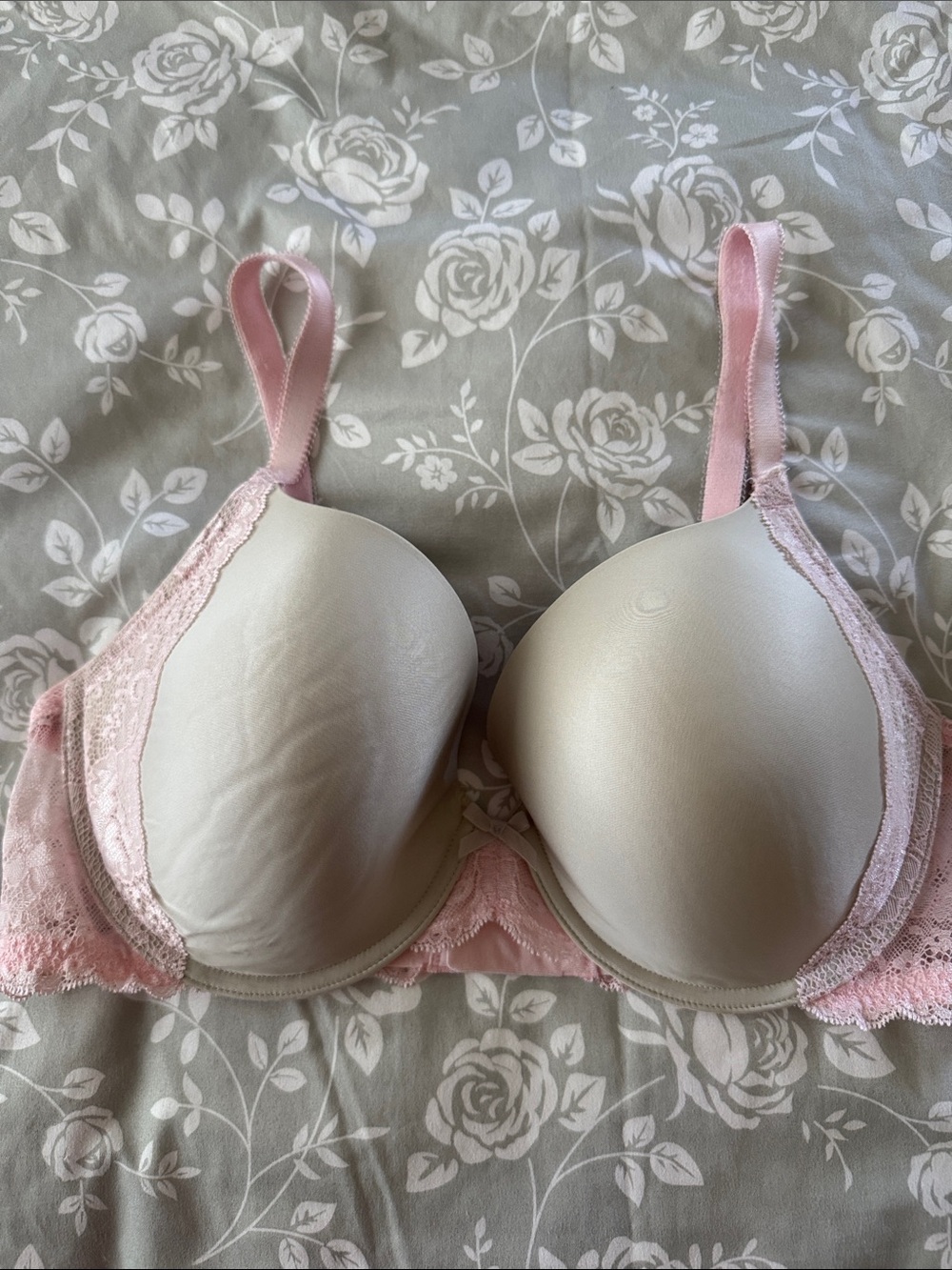 Victoria's Secret Ivory T-Shirt Bra with Light Pink Lace